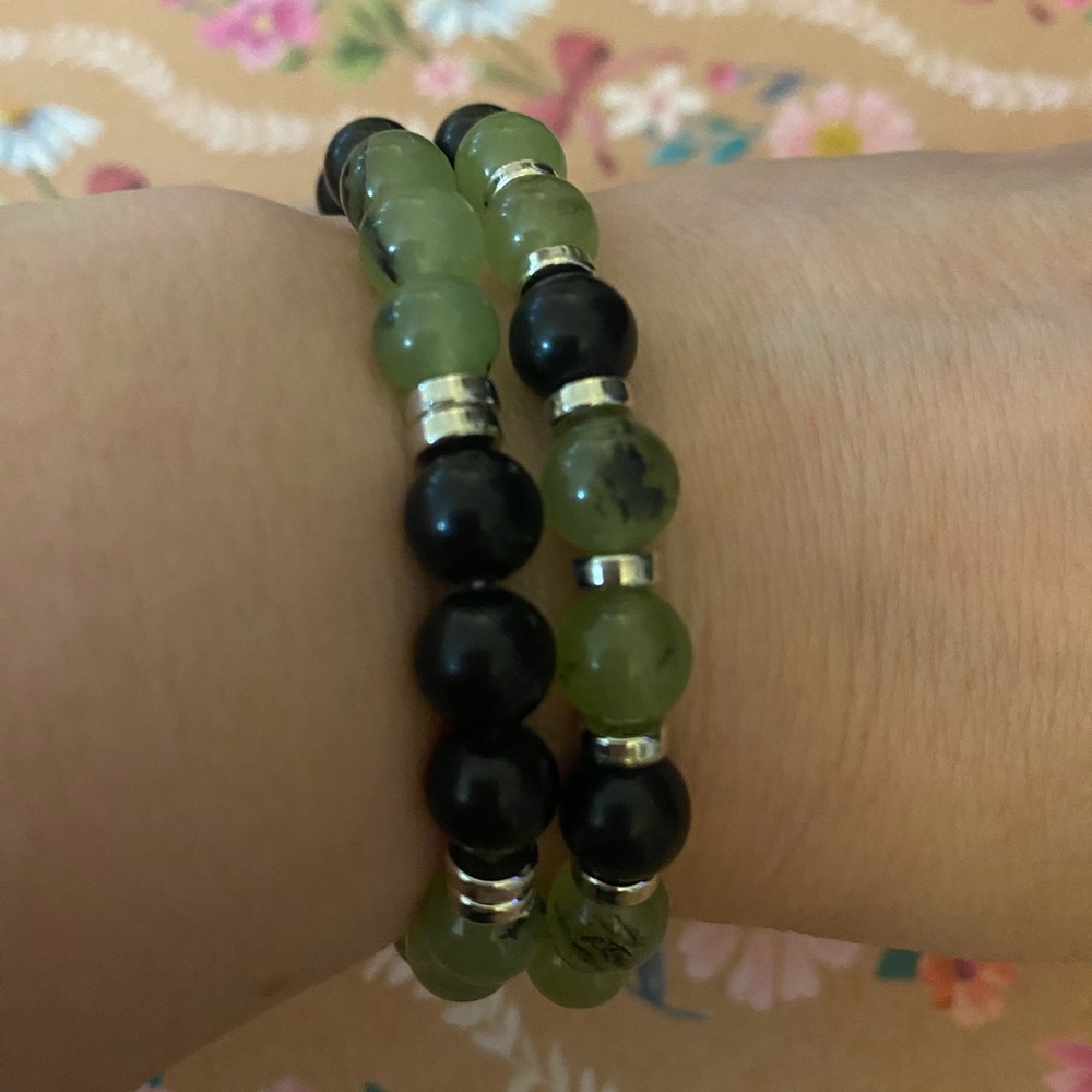 Green Serpentine and Black Onyx Beaded Bracelet Set